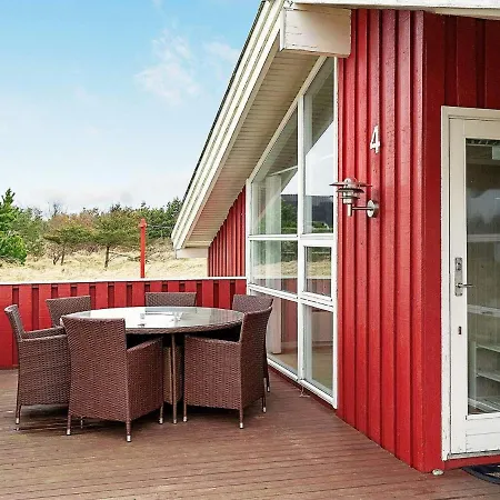 Welcoming Holiday In With Sauna *